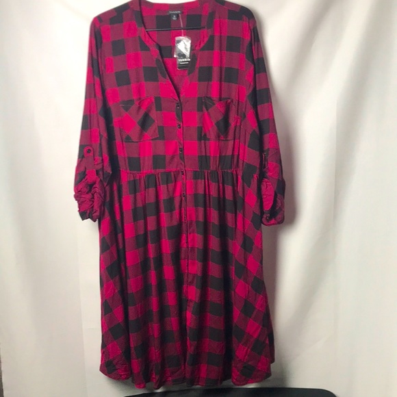 torrid Dresses & Skirts - NWT TORRID WOMENS  SIZE 2  18/20)FUCHSIA AND BLACK PLAID FLOWY DRESS TAB…